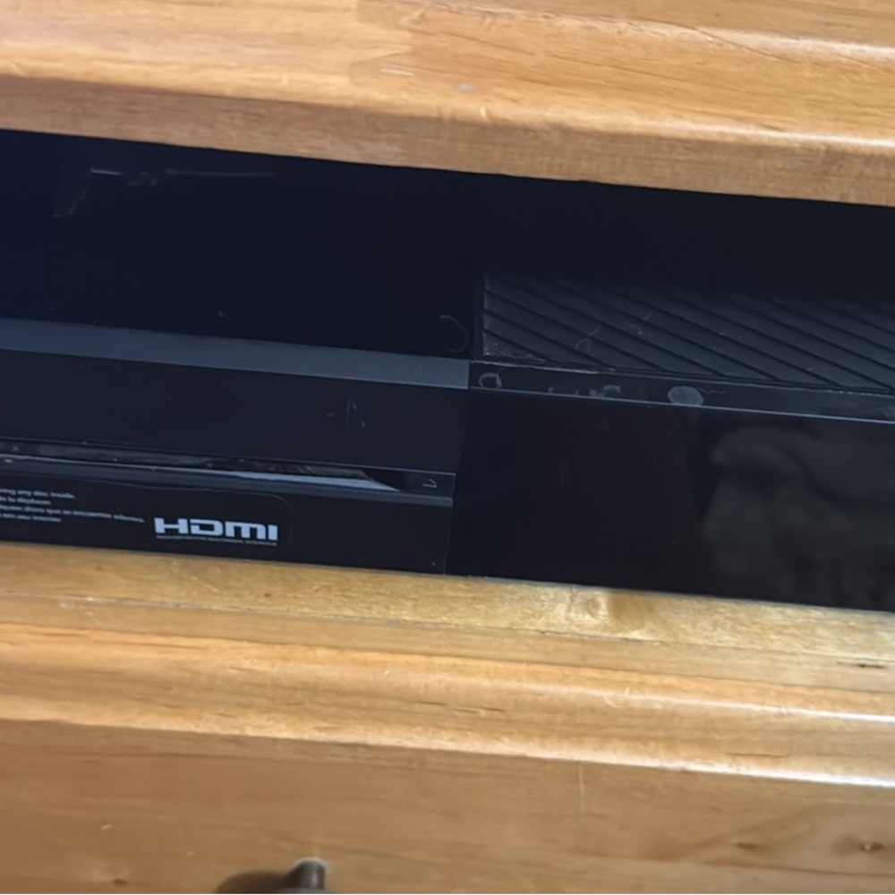 White Gaming Console - Picture 2 of 3